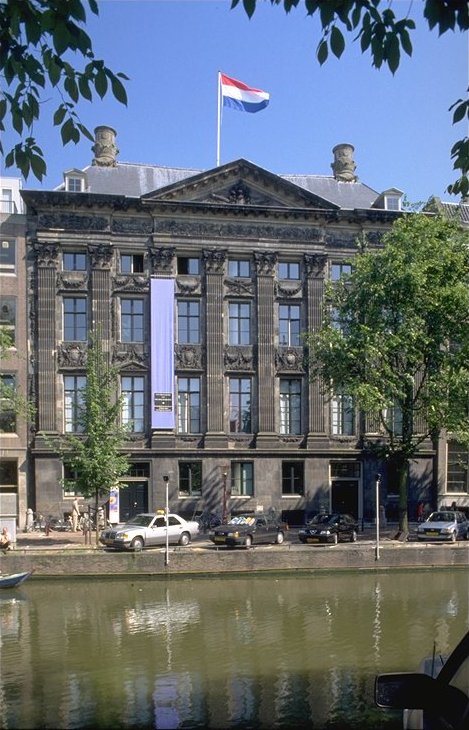 Kloveniersburgwal, link qui per dimensioni reali
