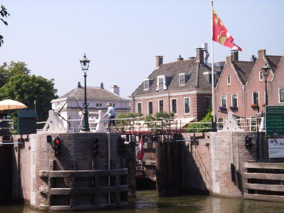 Il Castello di Muiderslot, link qui per dimensioni reali